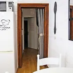 Studio 37m2 Vieille Proche De La Cathedrale, Draps Fournis Sans Supplement! Serviettes Non -fournies Apartman *