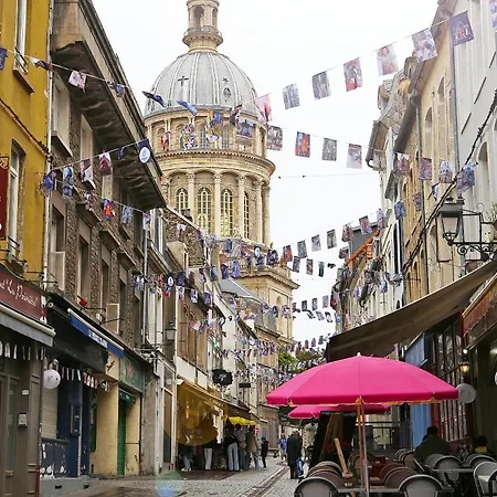 Studio 37m2 Vieille Proche De La Cathedrale, Draps Fournis Sans Supplement! Serviettes Non -fournies Apartmán *