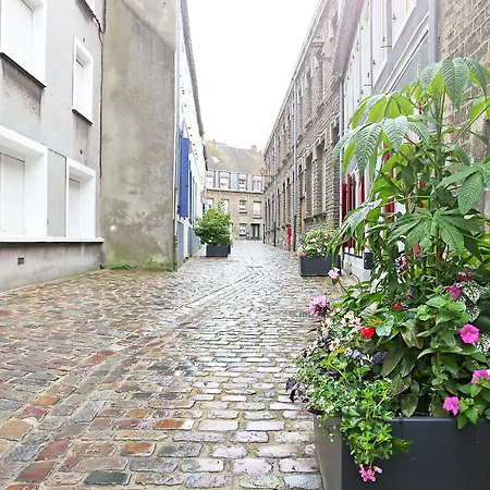 Studio 37m2 Vieille Proche De La Cathedrale, Draps Fournis Sans Supplement! Serviettes Non -fournies Appartement