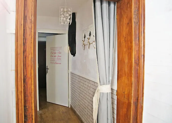 Apartment Studio 37m2 Vieille Proche De La Cathedrale, Draps Fournis Sans Supplement! Serviettes Non -fournies