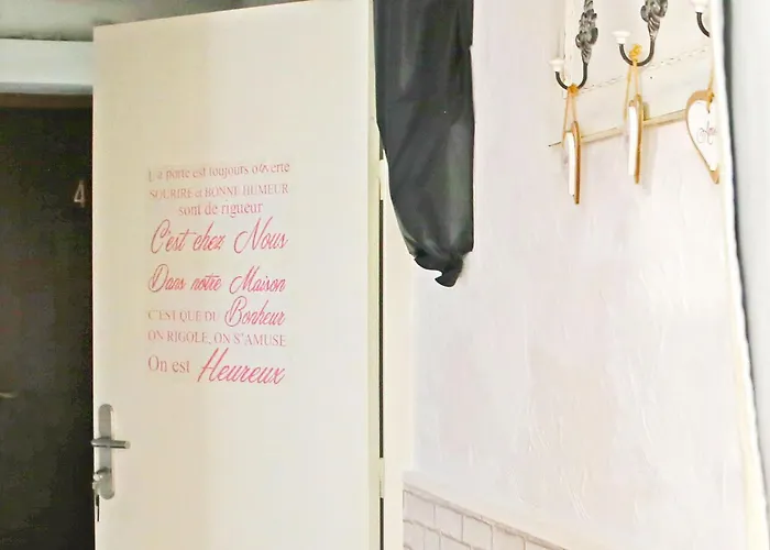 Studio 37m2 Vieille Proche De La Cathedrale, Draps Fournis Sans Supplement! Serviettes Non -fournies Apartment